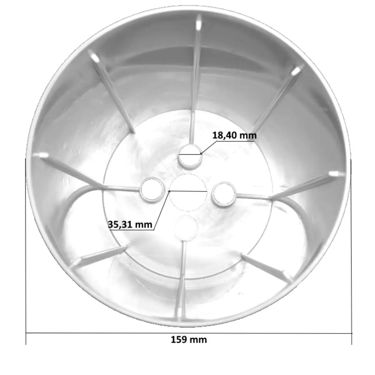 DECORSKFE99 dimensioni 2 Vediamo un cilindro di colore bianco, probabilmente per uno skimmer di piscina, visto dall'alto e leggermente di profilo, su uno sfondo bianco. Ha una forma cilindrica/conica aperta superiormente, simile a una coppa. Le pareti laterali interne presentano delle nervature verticali che scendono dal bordo superiore verso il fondo, fungendo da rinforzo strutturale. Nel fondo è perforato con diversi fori circolari per permettere il passaggio dell'acqua trattenendo i detriti più grossolani. Si distinguono almeno tre fori più grandi disposti in modo simmetrico attorno all'area centrale. Nell'immagine sono presenti tre linee di quotatura che specificano alcune dimensioni chiave: Il diametro esterno massimo, misurato al bordo superiore, è di 159 mm. Una misura indica il diametro di un foro centrale (o dello spazio che occupa) pari a 18,40 mm. Un'altra misura indica la distanza tra i centri di due dei fori più grandi sul fondo, pari a 35,31 mm.