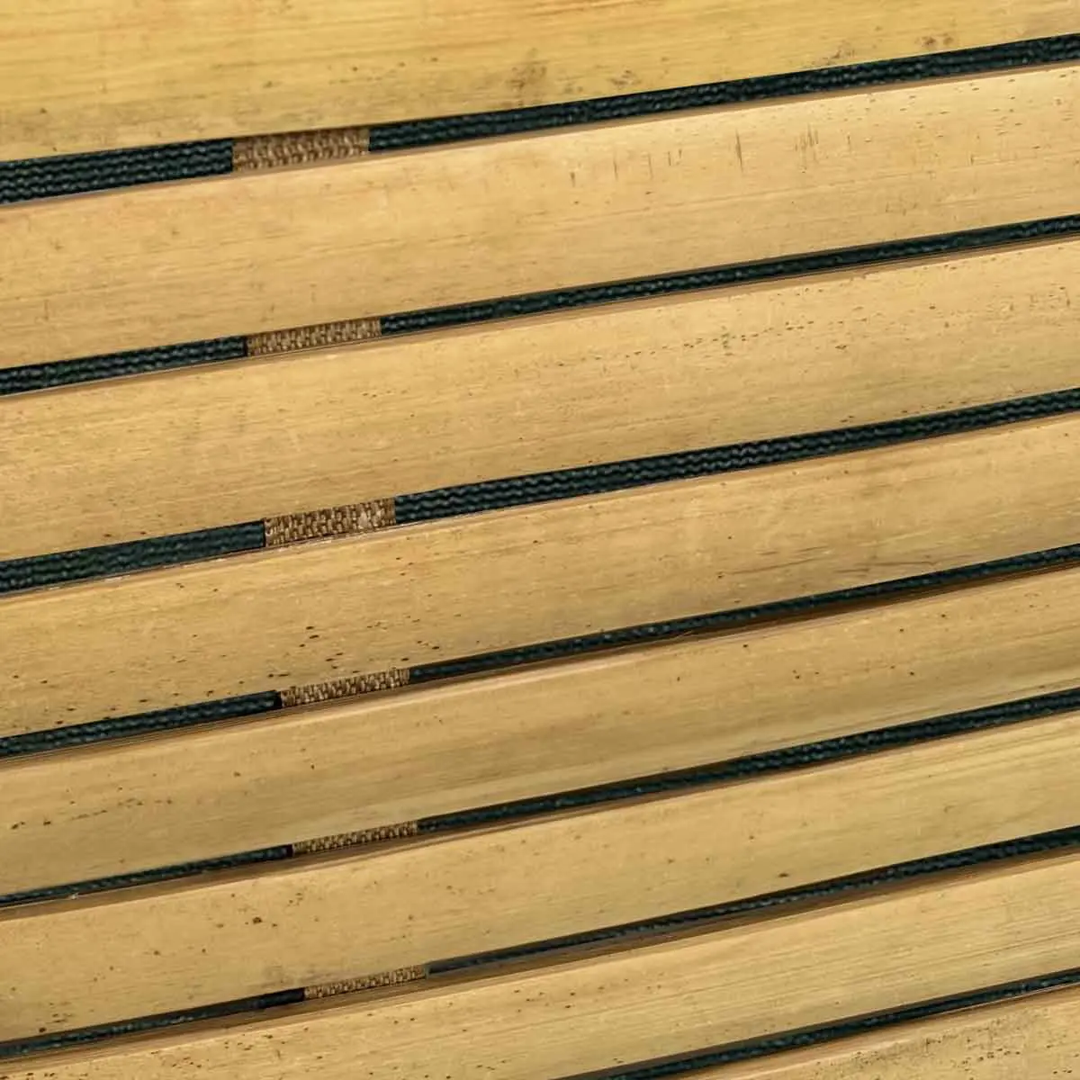 Pannello in bambù Piscina Laghetto Antea Particolare del pannello di rivestimento in bambù della piscina Laghetto Antea