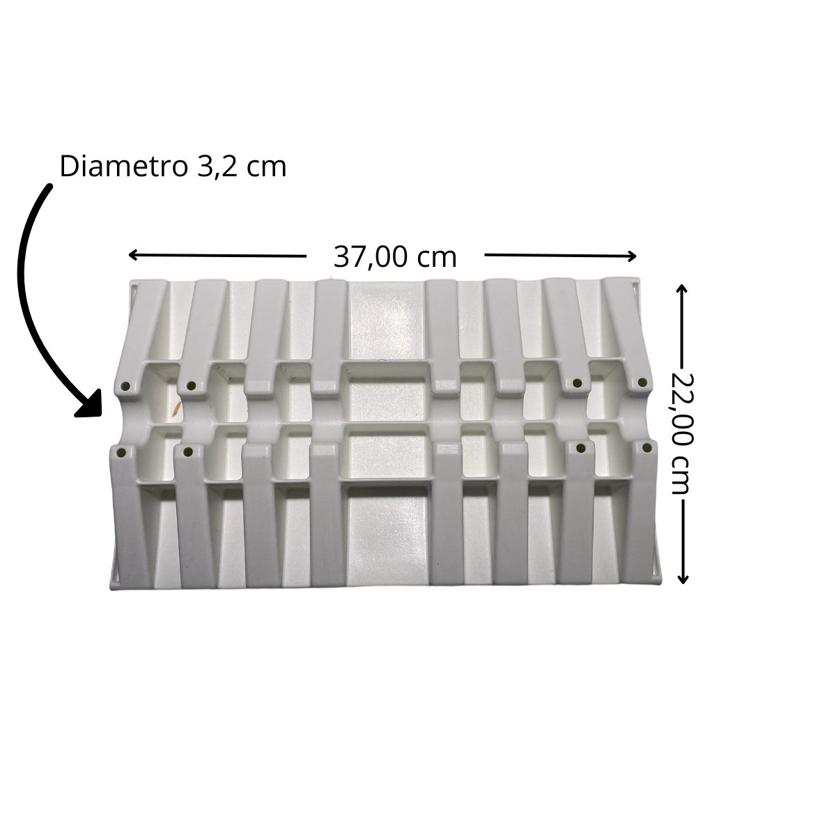 Tavoletta sottopiede Laghetto dimensioni Tavoletta sottopiede Laghetto, in materiale plastico bianco. La tavoletta è vista dall'alto. In questa immagine vengono riporttae le dimensioni, larghezza 37 cm, altezza 22 cm, sede centrale palo diametro 3, 2 cm.