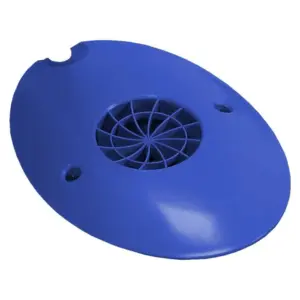 Sullo sfondo bianco si vede un disco circolare di colore blu, non è molto circolare ma più ovalizzato. Presenta nei lati due fori, presumibilmente per delle viti, inoltre al centro una griglia forata a spirale.