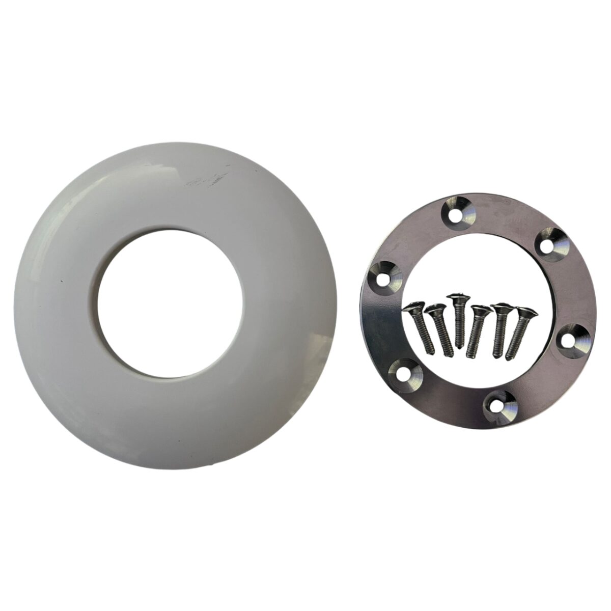 Kit composta da copriflangia, flangia e viti ricambio per bocchetta a pavimento BCN03 Astralpool