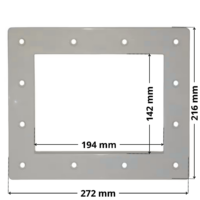 Flangia ricambio per skimmer SP1082, SP1084 Hayward, forma rettangolare con foro centrale rettangolare. Dimensioni indicate: larghezza esterna 272 mm, altezza esterna 216 mm, larghezza interna del foro rettangolare 194 mm, altezza interna del foro rettangolare 142 mm.