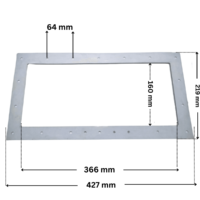 Guarnizione sandwich ricambio per skimmer bocca larga Pool's. Dimensioni indicate: larghezza massima esterna 427 mm, altezza massima esterna 219 mm, larghezza massima interna del foro rettangolare 366 mm e altezza massima esterna 160 mm. Interasse fori fissaggio viri superiore 64,85 mm.