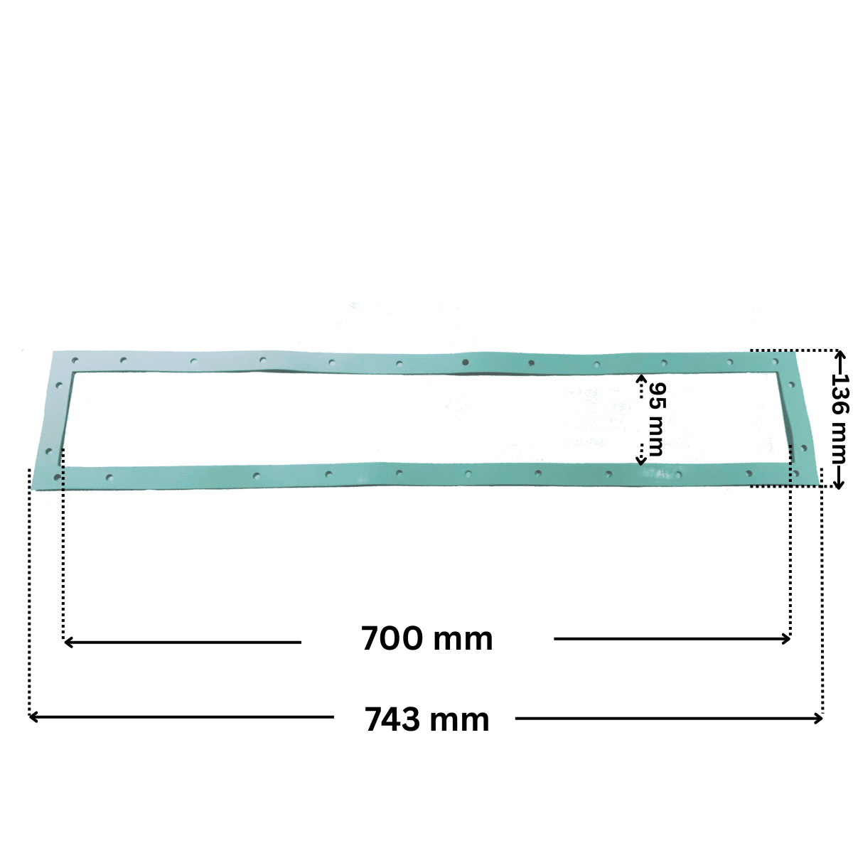 Guarnizione sandwich ricambio per skimmer sfioratore Pool's. Dimensioni indicate: larghezza massima esterna 743 mm, altezza massima esterna 136 mm, larghezza massima interna del foro rettangolare 700 mm e altezza massima esterna 95 mm.
