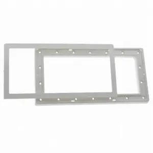 Kit composto da copriflangia, flangia e viti ricambio per skimmer bocca larga, portata 15 e 17,5 litri Astralpool