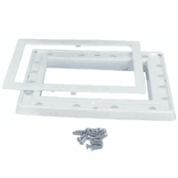 Kit composto da copriflangia, flangia e viti ricambio per skimmer bocca stretta, portata 15 e 17,5 litri Astralpool