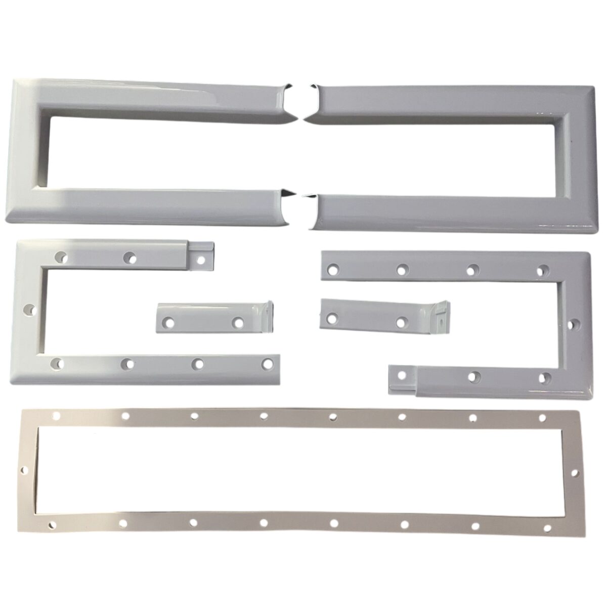 Kit composto da copriflangia, flangia e guarnizione ricambio per skimmer sfioratore ad angolo Aqua