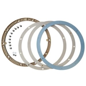 Kit composto da flangia in ottone, due guarnizioni ad incollaggio, una guarnizione sandwich e viti ricambio per faro subacqueo EX 300 watt Pool's