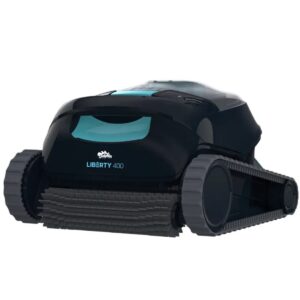 Vista frontale ad angolo del robot pulitore per piscine Dolphin Liberty 400 di Maytronics. L'immagine mette in evidenza il corpo nero lucido con accenti azzurri, il grande rullo spazzola grigio frontale per la pulizia attiva del fondo e il logo 'Dolphin LIBERTY 400' chiaramente visibile sul pannello frontale.