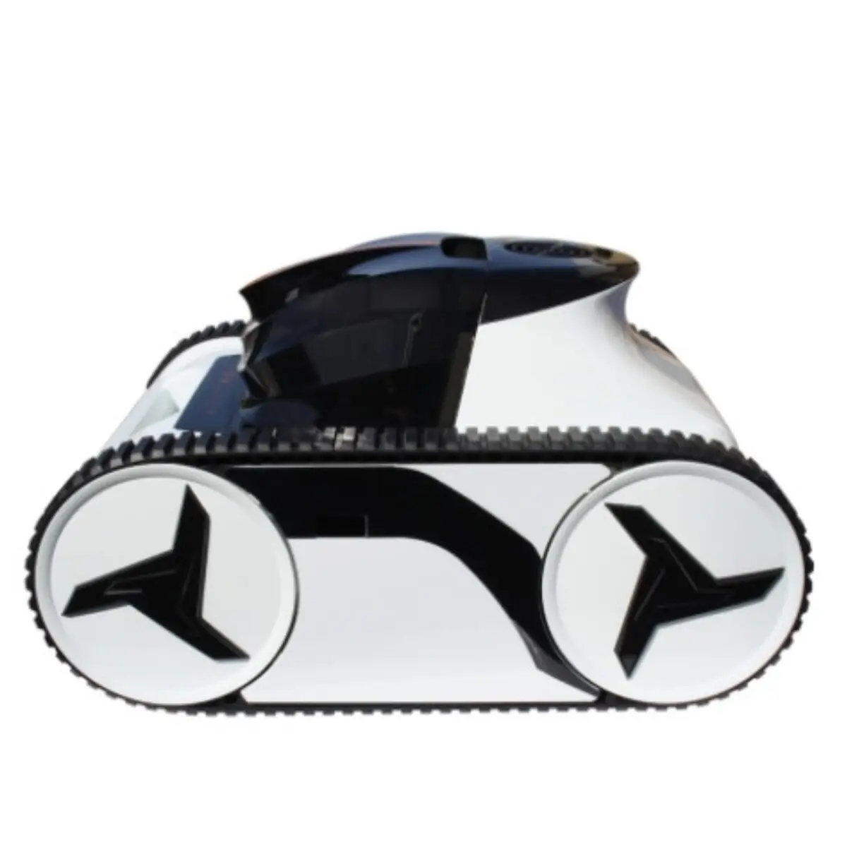 Robot pulitore per piscine automatico Inverx con design moderno in bianco e nero. L'immagine mostra il pulitore da una prospettiva laterale, evidenziando i grandi cingoli neri per la trazione e le ruote stilizzate con logo a tre razze.