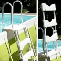 Piscina fuori terra Laghetto particolare scaletta di sicurezza